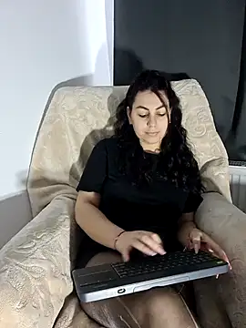 Snapshot of AbellaDesiree chatting on March 2026 07:15:01 AM AbellaDesiree online show from March 2026 07:15:01 AM