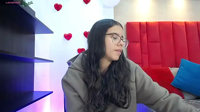 Snapshot of Luna_Millers chatting on March 2026 04:14:01 AM Luna Millers online show from March 2026 04:14:01 AM