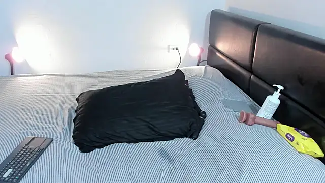 AshlyViper online show from March 2026 03:32:01 AM