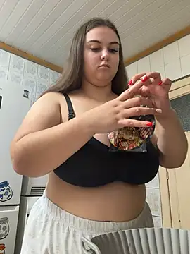 AlyaX X online show from February 2026 05:47:02 PM