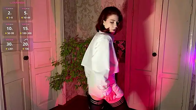 Snapshot of LaurynGeisinger chatting on March 2026 03:09:02 PM LaurynGeisinger online show from March 2026 03:09:02 PM