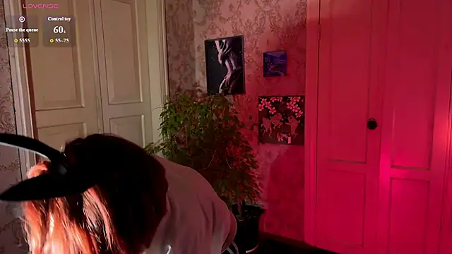 Snapshot of LaurynGeisinger chatting on March 2026 03:07:02 PM LaurynGeisinger online show from March 2026 03:07:02 PM