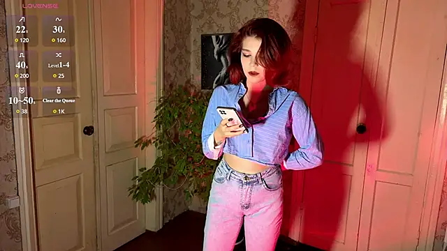 Snapshot of LaurynGeisinger chatting on March 2026 03:04:01 PM LaurynGeisinger online show from March 2026 03:04:01 PM