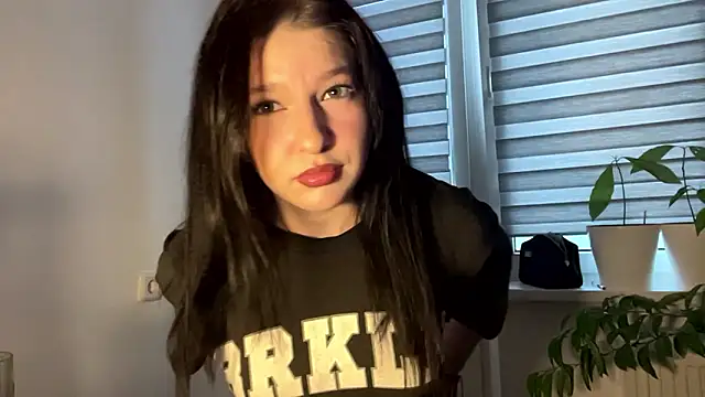 Snapshot of Sarahsolara chatting on February 2026 02:02:02 PM Sarahsolara online show from February 2026 02:02:02 PM