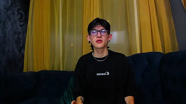 Snapshot of Jax_valentine chatting on February 2026 10:47:01 PM Jax valentine online show from February 2026 10:47:01 PM