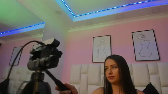 Snapshot of SARHA_ANTONELLI chatting on June 2026 12:18:01 PM SARHA ANTONELLI online show from June 2026 12:18:01 PM