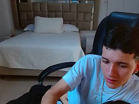 Snapshot of eroboyxox chatting on February 2026 08:48:02 PM eroboyxox online show from February 2026 08:48:02 PM