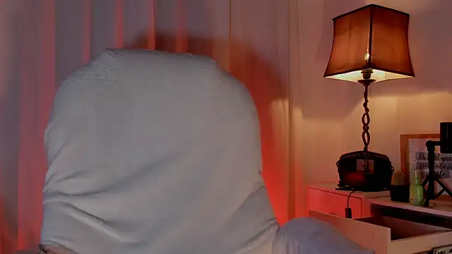 Snapshot of Victoria-swan chatting on February 2026 01:43:01 PM Victoria-swan online show from February 2026 01:43:01 PM