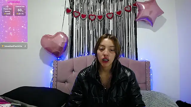 Snapshot of emily_cooper_pym chatting on February 2026 12:24:01 PM emily cooper pym online show from February 2026 12:24:01 PM