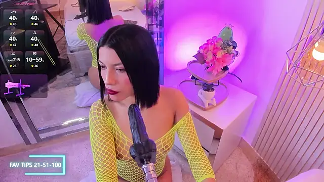 Snapshot of IsabellaMendez_ chatting on March 2026 02:01:01 PM IsabellaMendez online show from March 2026 02:01:01 PM