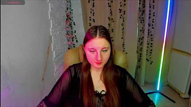 Snapshot of EvaxCharm chatting on February 2026 06:43:02 AM EvaxCharm online show from February 2026 06:43:02 AM