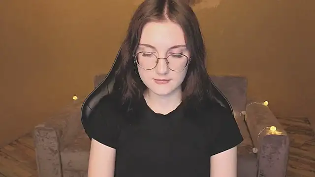 Snapshot of VixenLight chatting on February 2026 01:48:01 AM VixenLight online show from February 2026 01:48:01 AM