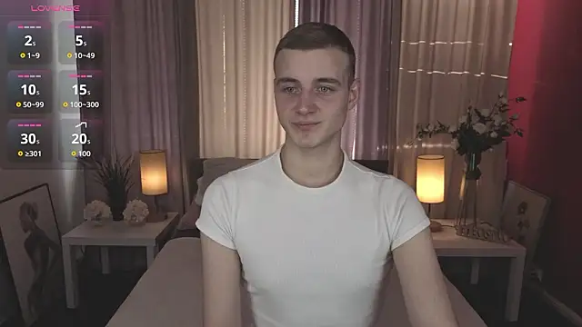 HereAlexColee online show from February 2026 02:10:01 PM