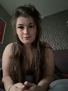 Snapshot of SpicyRed_x chatting on February 2026 10:33:01 AM SpicyRed x online show from February 2026 10:33:01 AM