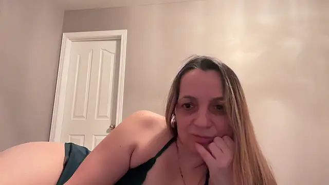 Snapshot of ShyFlameLive chatting on February 2026 12:37:02 AM ShyFlameLive online show from February 2026 12:37:02 AM