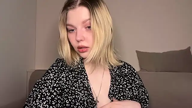 Ophelia Ritz online show from March 2026 10:22:01 PM