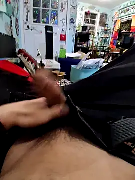 Snapshot of TrndSettr chatting on February 2026 02:37:02 AM TrndSettr online show from February 2026 02:37:02 AM