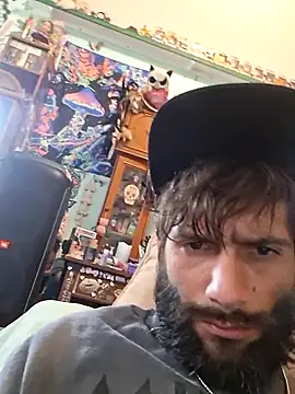 Snapshot of TrndSettr chatting on February 2026 05:02:02 PM TrndSettr online show from February 2026 05:02:02 PM