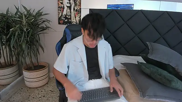 Snapshot of kai_storn chatting on February 2026 11:32:01 AM kai storn online show from February 2026 11:32:01 AM