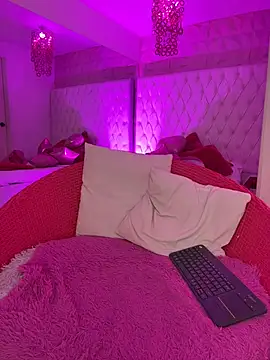 Snapshot of Kitty_madness chatting on February 2026 08:27:01 PM Kitty madness online show from February 2026 08:27:01 PM