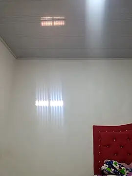 Cris18sexy online show from April 2026 02:33:01 PM