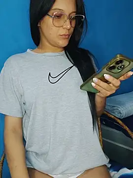 Snapshot of Perla_and_Maikol chatting on February 2026 03:47:01 AM Perla and Maikol online show from February 2026 03:47:01 AM