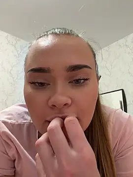 Snapshot of MonicaWestt chatting on April 2026 08:25:02 PM MonicaWestt online show from April 2026 08:25:02 PM