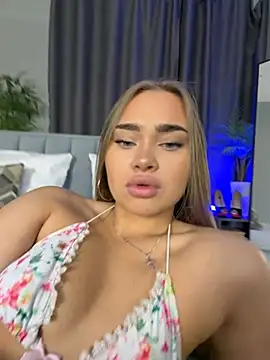 Snapshot of MonicaWestt chatting on May 2026 07:36:01 AM MonicaWestt online show from May 2026 07:36:01 AM