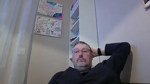 doudou310 online show from February 2026 05:37:02 AM