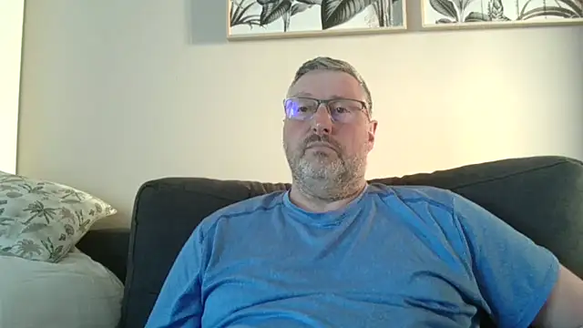 doudou310 online show from March 2026 05:05:02 PM