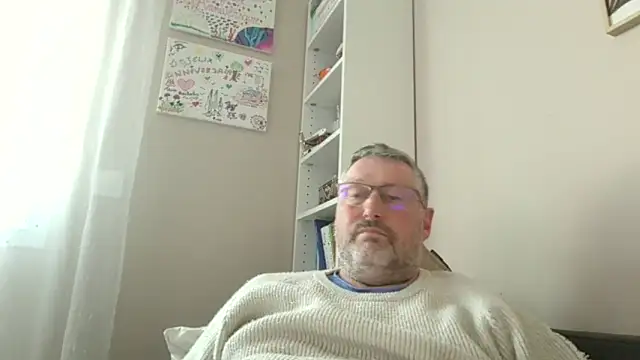 doudou310 online show from March 2026 04:21:01 PM