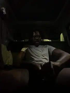 Snapshot of makemestayhard chatting on February 2026 12:38:01 PM makemestayhard online show from February 2026 12:38:01 PM