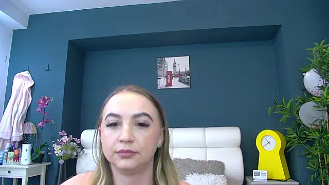 Snapshot of Angel-Kisss chatting on April 2026 04:06:02 AM Angel-Kisss online show from April 2026 04:06:02 AM