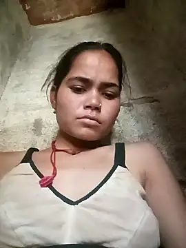 Snapshot of Sunali_Bendre chatting on April 2026 05:01:02 AM Sunali Bendre online show from April 2026 05:01:02 AM