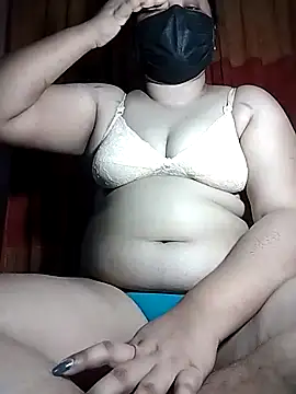 x -hot online show from April 2026 06:05:01 PM