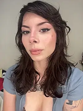 Isalove99 online show from February 2026 01:32:02 PM