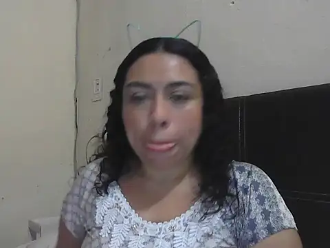 Snapshot of DalilahMx chatting on July 2026 03:32:01 AM DalilahMx online show from July 2026 03:32:01 AM