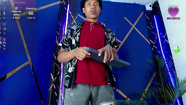 Snapshot of Walkers05 chatting on April 2026 05:05:02 PM Walkers05 online show from April 2026 05:05:02 PM