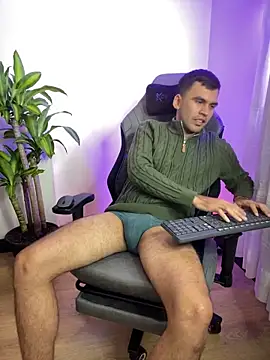 Snapshot of HAMILTONG12 chatting on March 2026 08:08:02 PM HAMILTONG12 online show from March 2026 08:08:02 PM