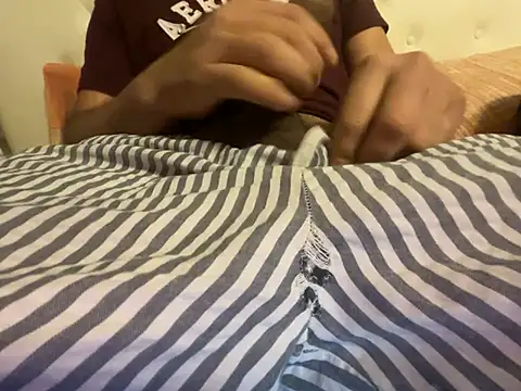 Snapshot of latinocalientehot chatting on February 2026 09:53:02 PM latinocalientehot online show from February 2026 09:53:02 PM