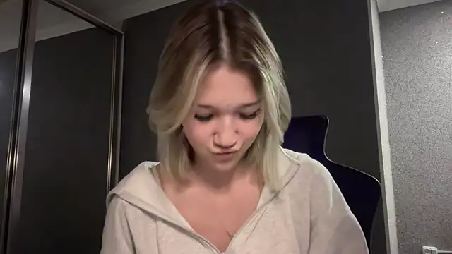 lilXdomiii online show from April 2026 12:35:02 PM