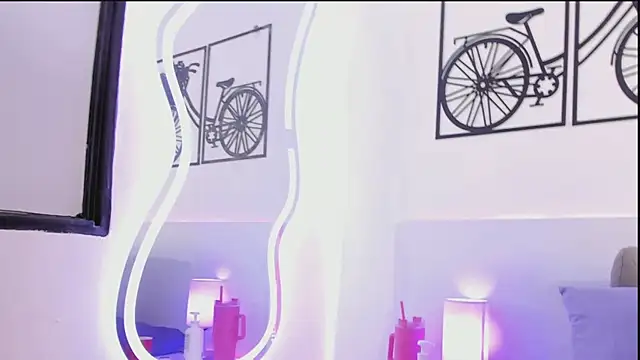 Snapshot of Summer1- chatting on March 2026 12:40:01 PM Summer1- online show from March 2026 12:40:01 PM