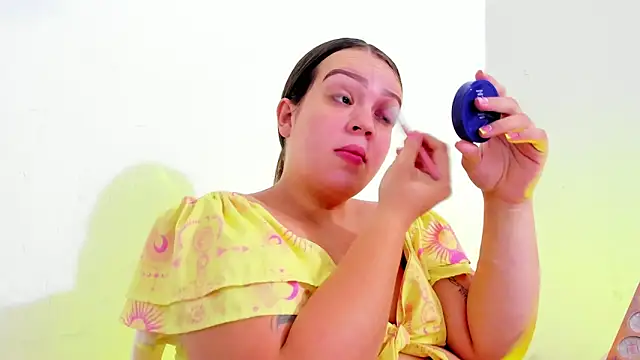 Snapshot of Emely_pregnantt chatting on February 2026 12:22:02 PM Emely pregnantt online show from February 2026 12:22:02 PM