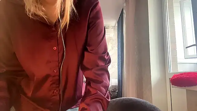 Snapshot of LadyFoxLove chatting on February 2026 11:43:02 AM LadyFoxLove online show from February 2026 11:43:02 AM