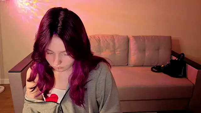 Julia Anis online show from March 2026 01:01:01 AM