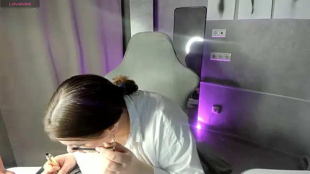 Snapshot of Valery_Grand chatting on February 2026 01:17:01 AM Valery Grand online show from February 2026 01:17:01 AM