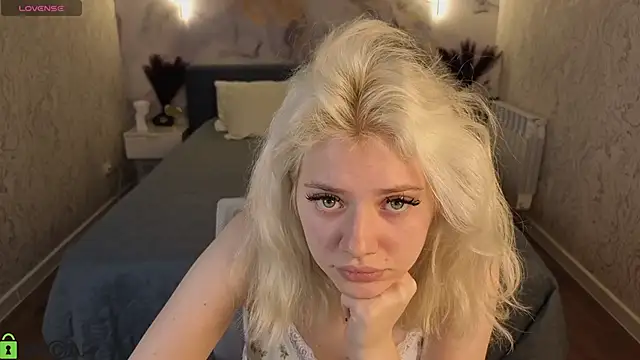 Snapshot of Kate_Krose chatting on February 2026 01:02:02 AM Kate Krose online show from February 2026 01:02:02 AM