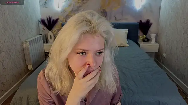 Snapshot of Kate_Krose chatting on February 2026 01:02:02 AM Kate Krose online show from February 2026 01:02:02 AM