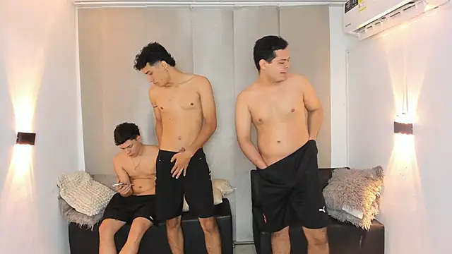 Snapshot of Brutal_sex5 chatting on April 2026 12:53:02 PM Brutal sex5 online show from April 2026 12:53:02 PM