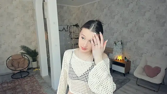 Snapshot of LianneBynon chatting on April 2026 09:01:02 AM LianneBynon online show from April 2026 09:01:02 AM